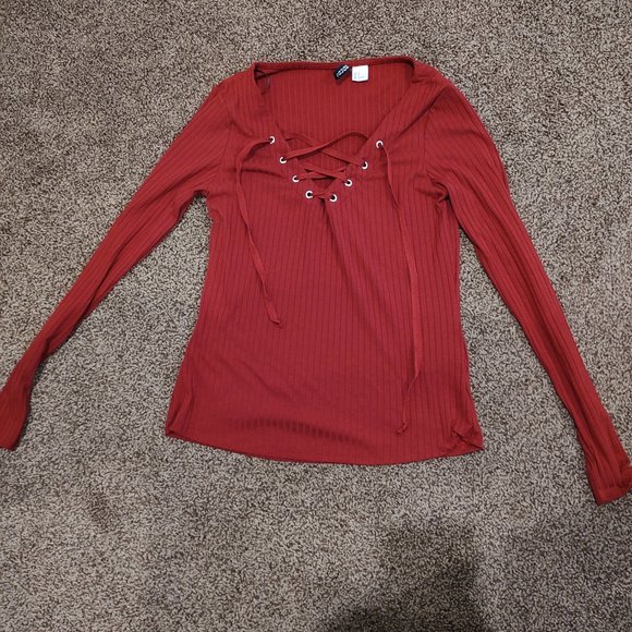 H&M Divided Dark Red Long Sleeve Top, Medium - Picture 2 of 3